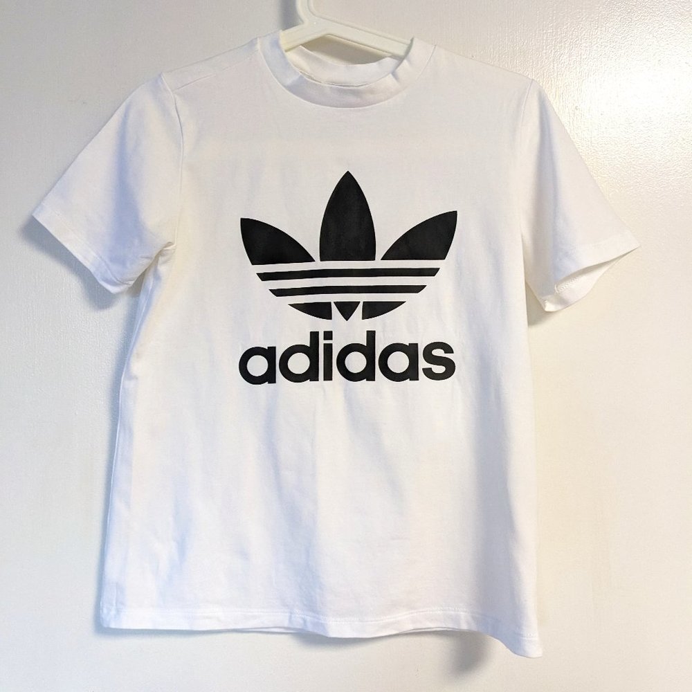 Adidas Originals white t-shirt with black trefoil logo size S (fits XS too)